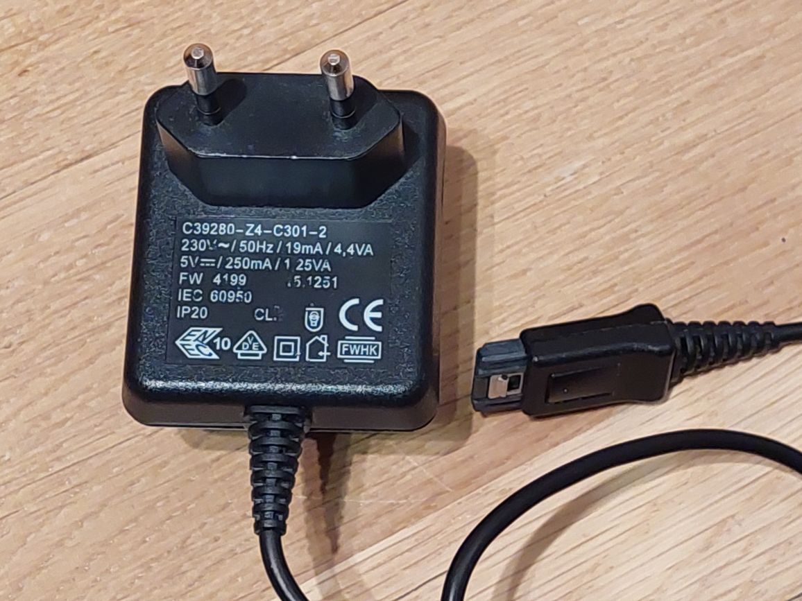 Зарядное устройство c39280 и Siemens 5V