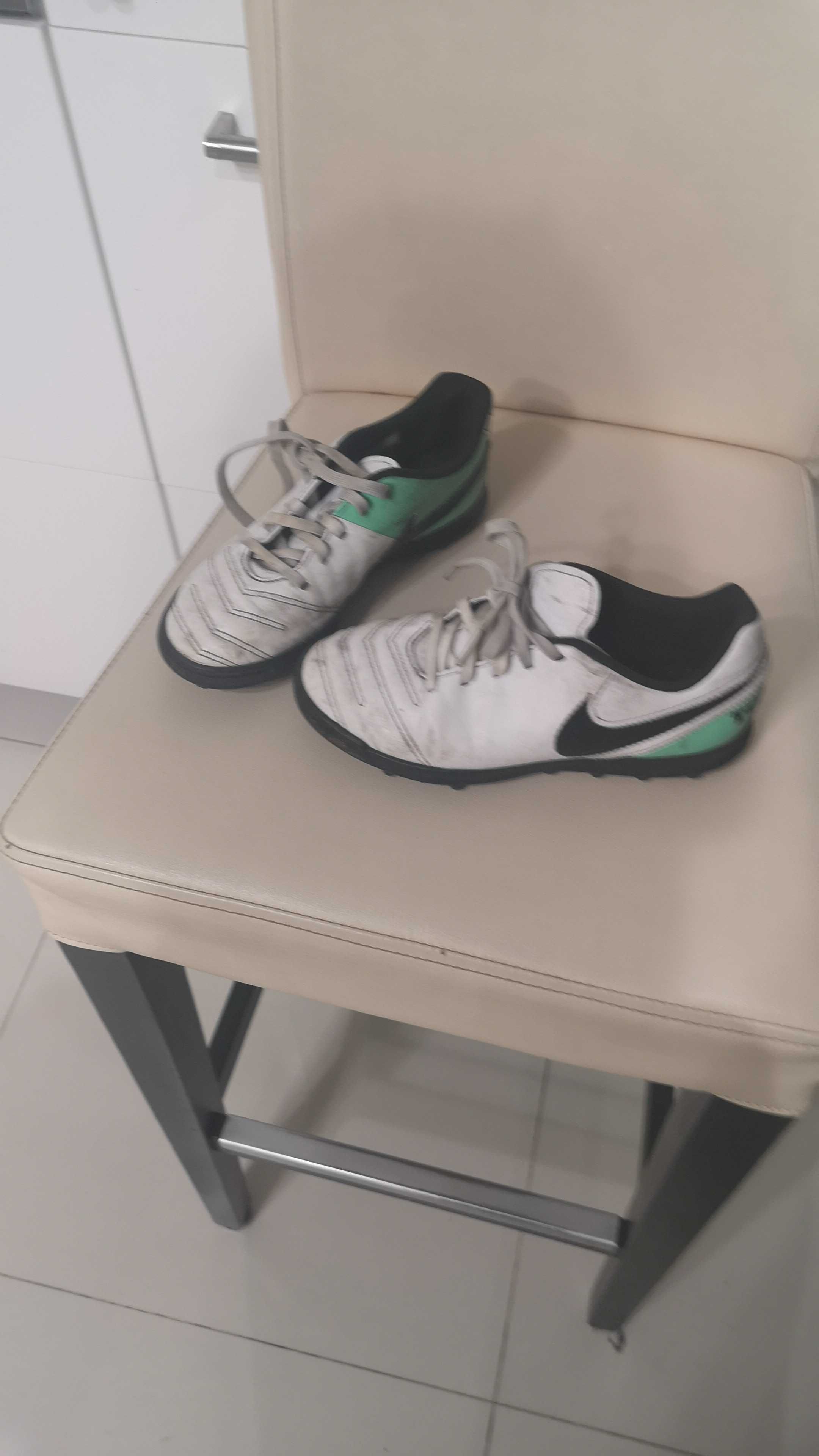 Buty piłkarskie Decathlon Hurai rozmiar 34 + gratis buty NIKE