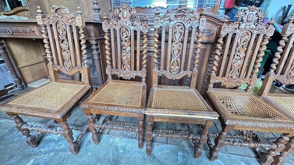Rzeźbione krzesła z plecionką – 5 sztuk, do renowacji