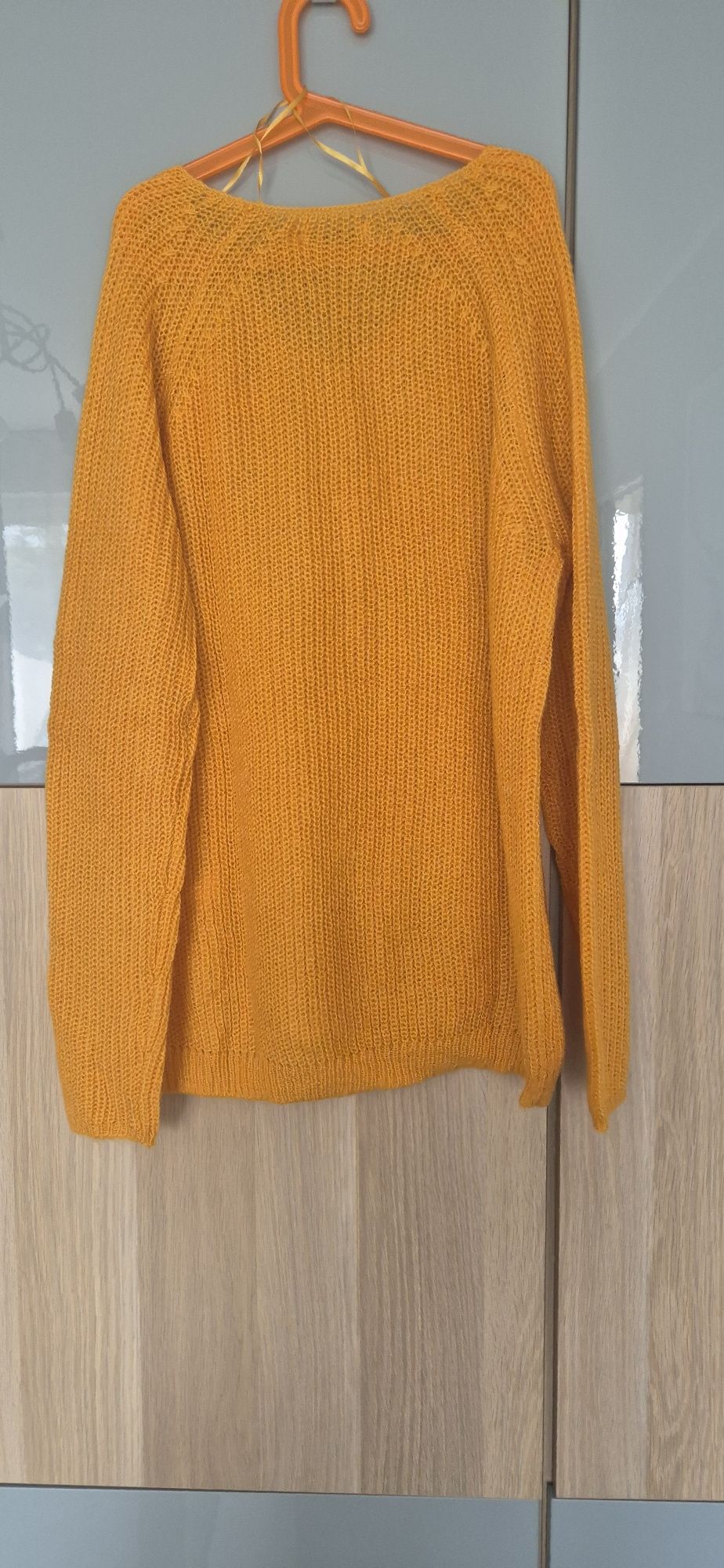 Sweter tatuum bako z dodatkiem wełny. Nowy z metką