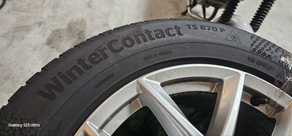 Volvo felgi z zimowymi oponami