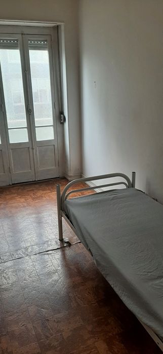Alugo quarto Estefânia Lisboa