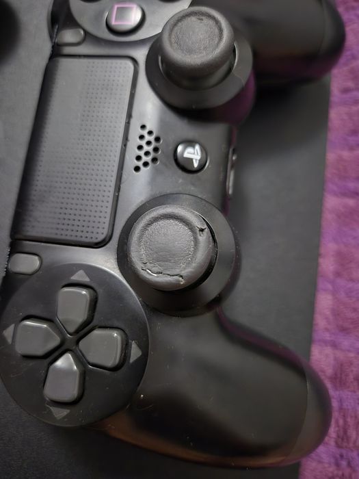 Продам PS 4, на 1 Тбайт