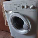 Машинка стиральная Indesit W105TX