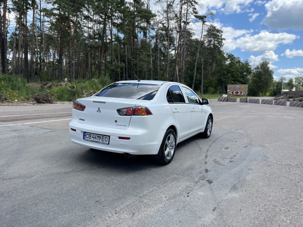 Продам автомобіль Mitsubishi Lancer