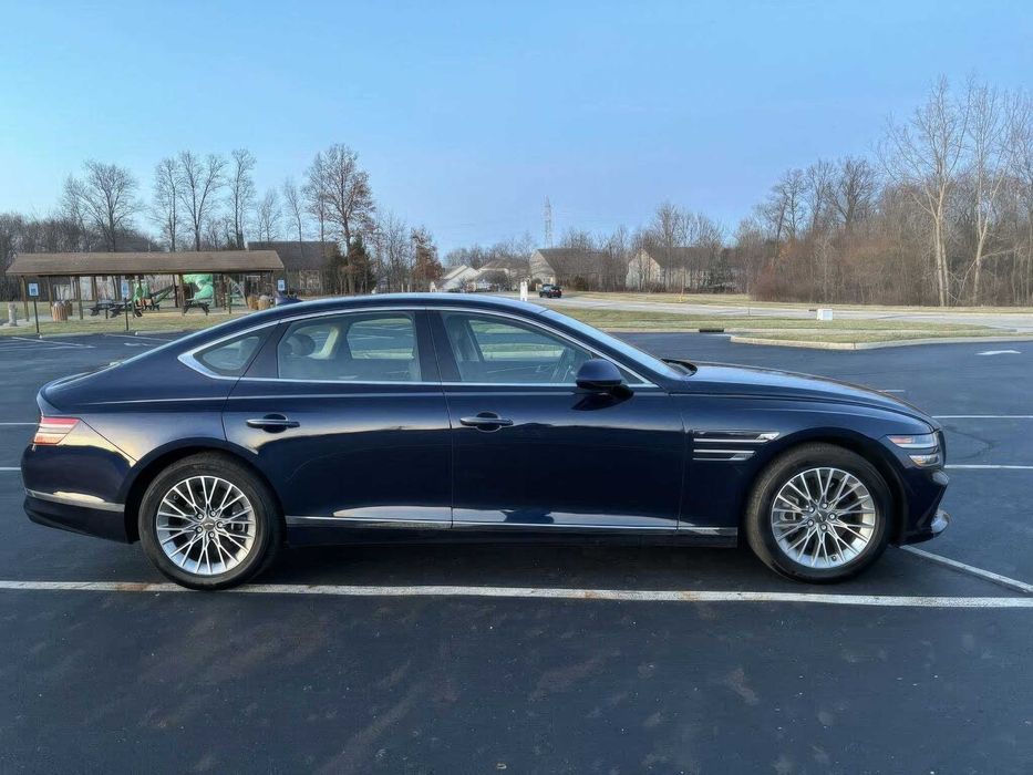 Genesis G80      2023