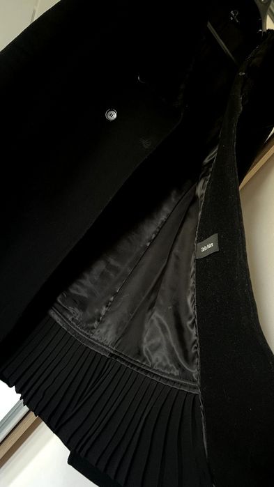 Продаётся драповое пальто с натуральным мехом,в идеальном состояний