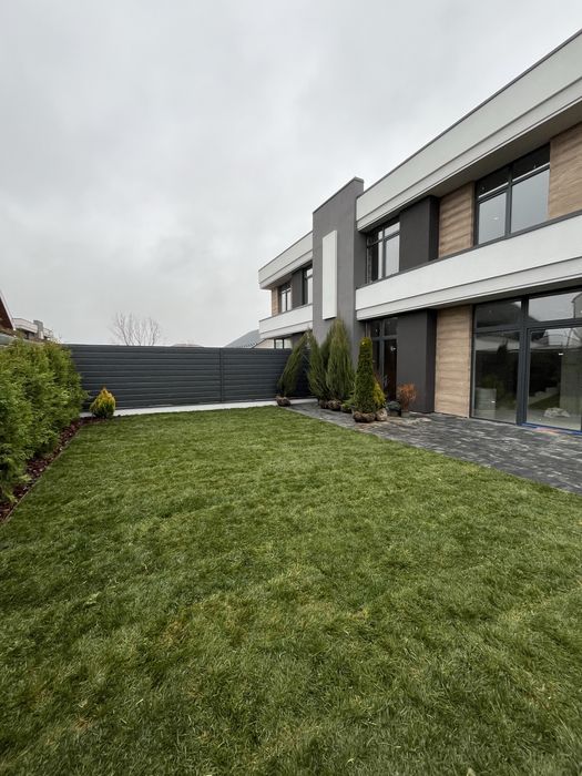 Сучасний дуплекс 136 кв.м, 3 сотки. Залишилась 1 половинка