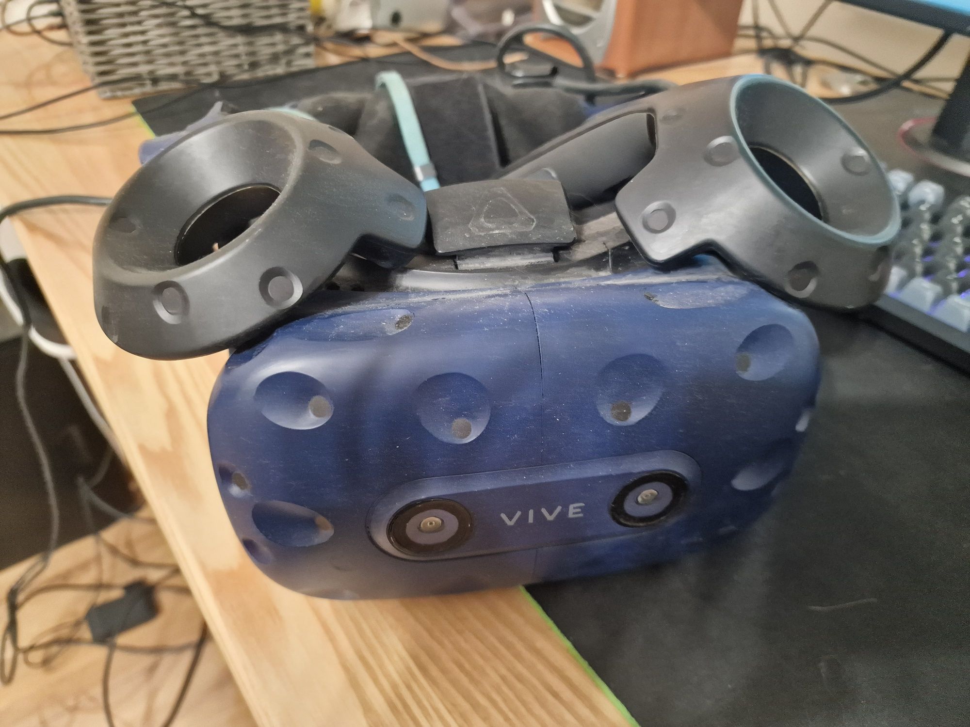 VR шолом htc vive pro з комплектом