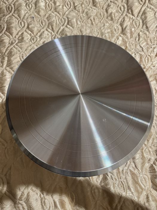 поворотний столик для вирівнювання тортиків