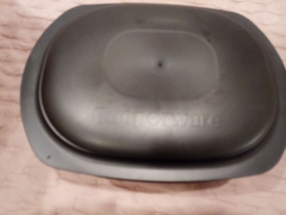 Vendo caixa tapuer nova cinza grande, vejam.