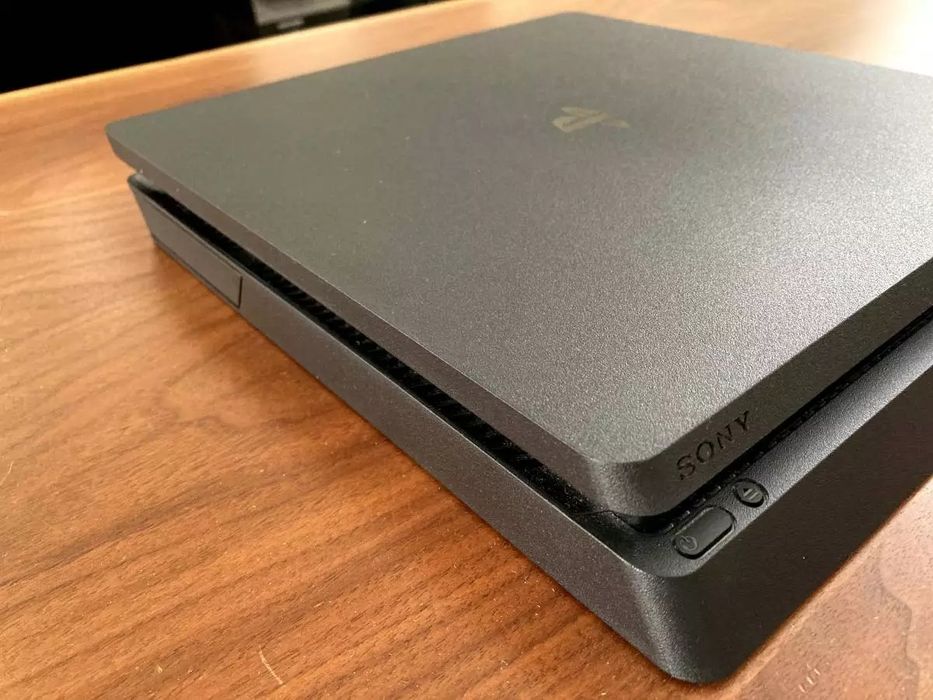 Sony PlayStation 4 Slim
