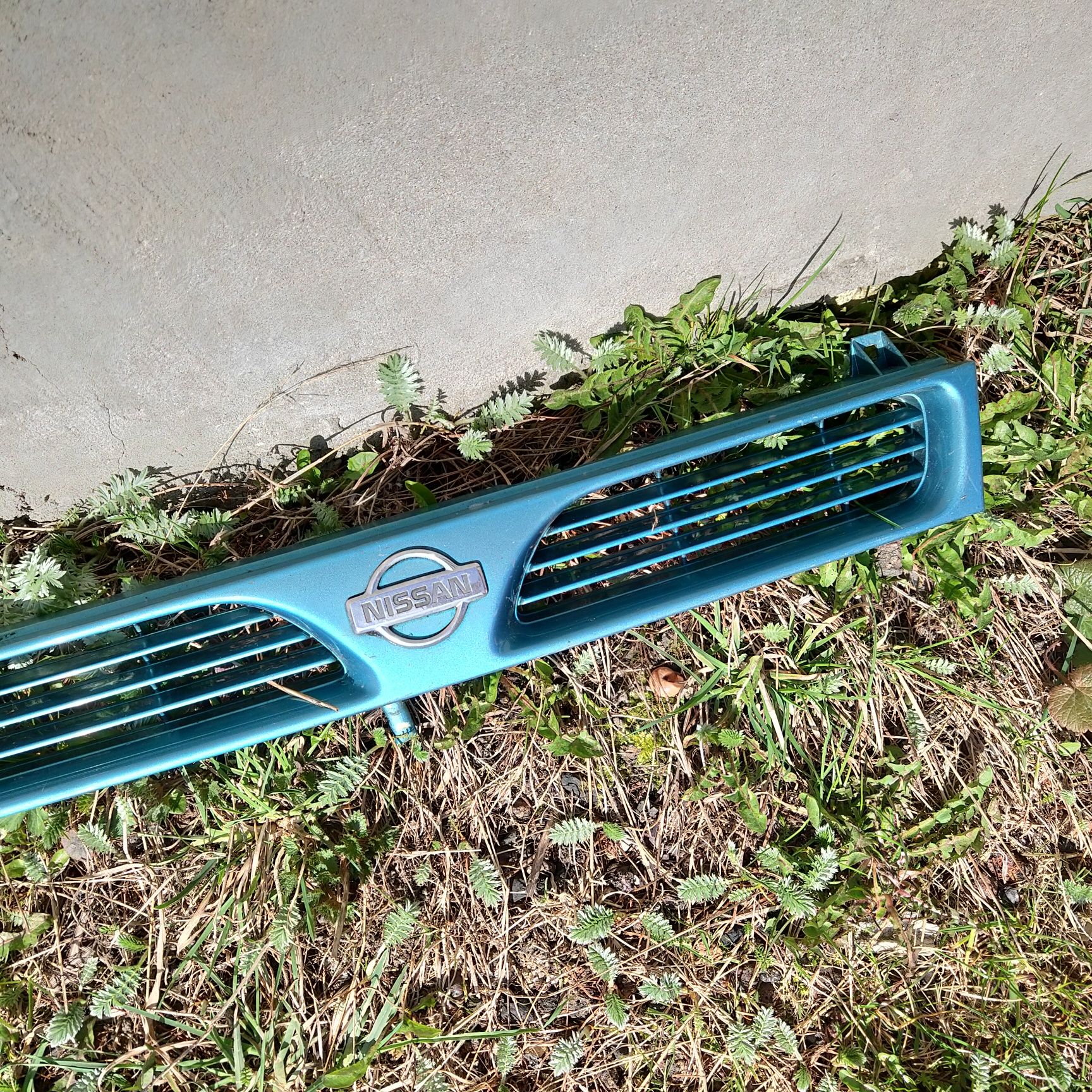Grill atrapa chłodnicy zderzaka przód Nissan Sunny N14
