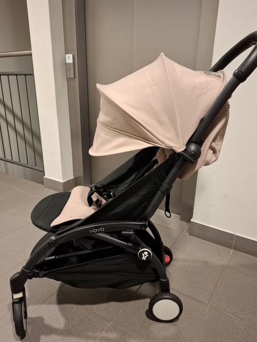 Stokke Yoyo3 blk/toupe z akcesoriami