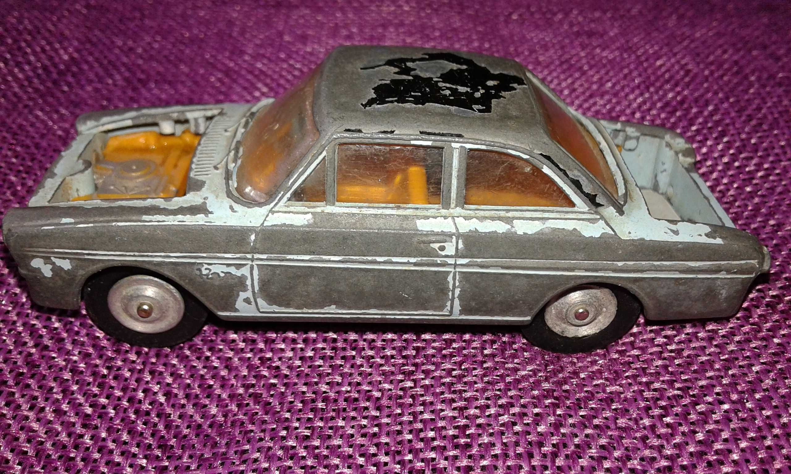 Ford Taunus 12M Coupé, escala 1:45 - GAMA - Anos 50/60 - West Germany