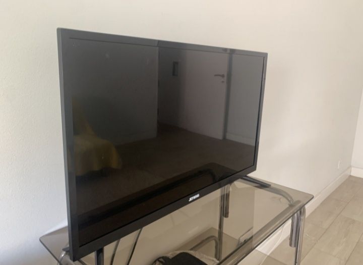 TV LED 32" c/ HDMI nova