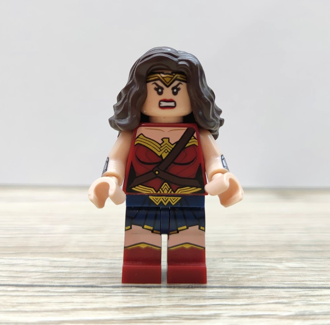 Minifigurka LEGO DC Super Heroes sh221 Wonder Woman