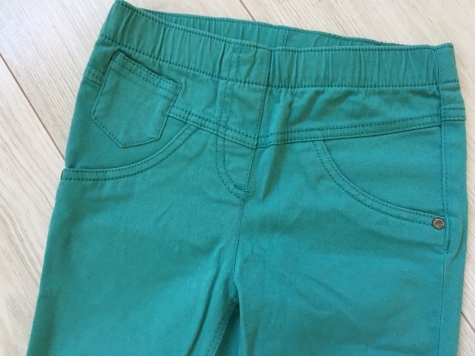 Next nowe spodnie jeansowe zielone rozmiar 8 lat 128