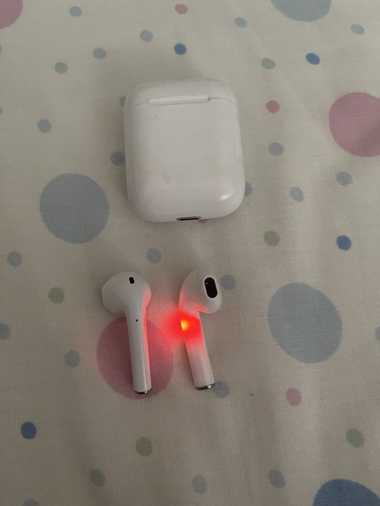 Fones bluetooth brancos