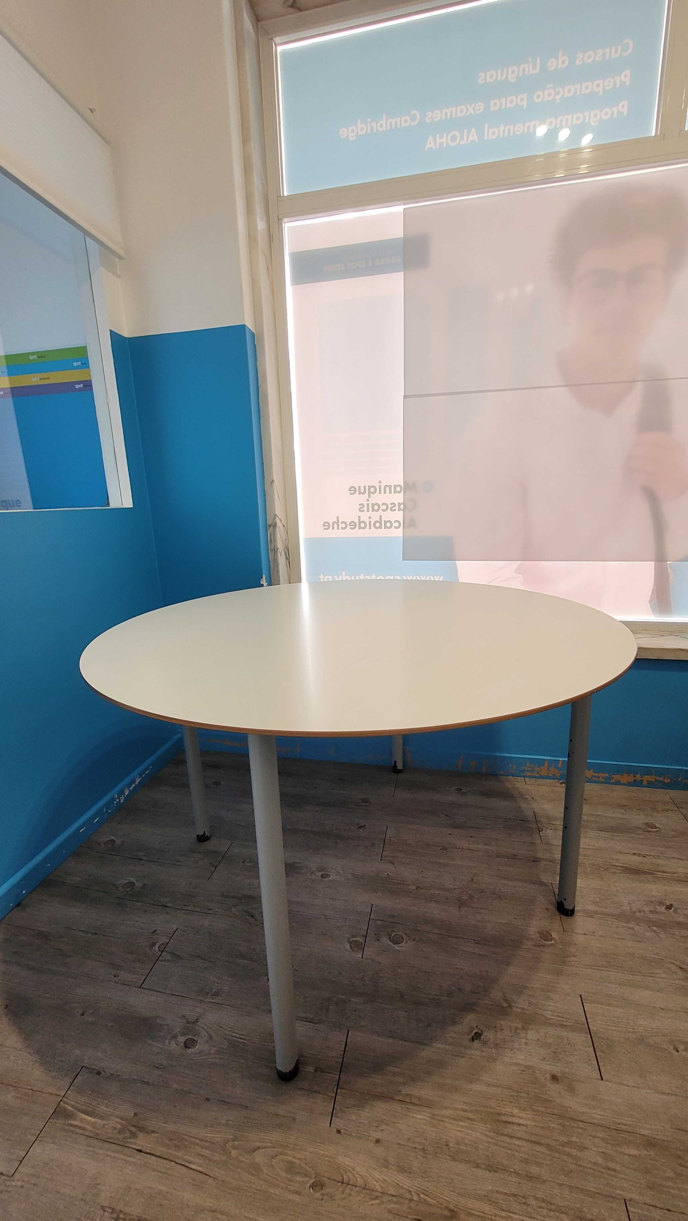 Mesa redonda com tampo STENSELE (branco; diâmetro 118 cm)