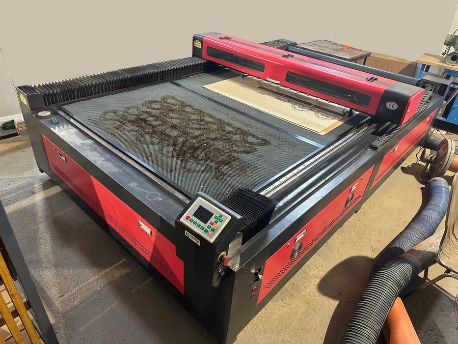 Ploter laserowy Kartier co2 - Laser 90W model  P 160x260 + chiller