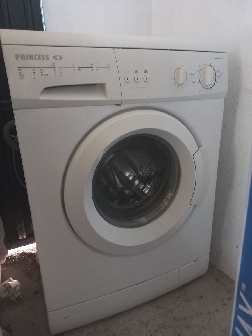 Maquina de lavar roupas