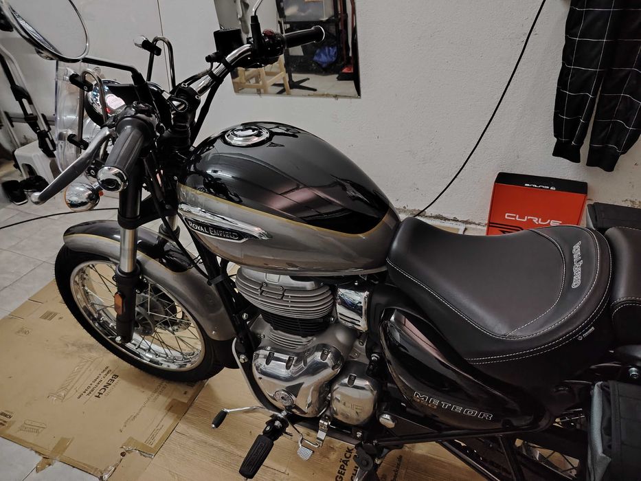 Royal Enfield Meteor Aurora Black