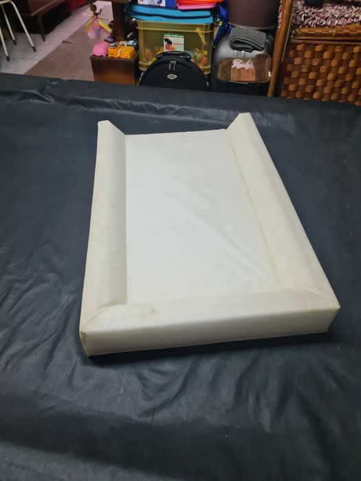 Bébé muda fraldas...ikea Vädra
