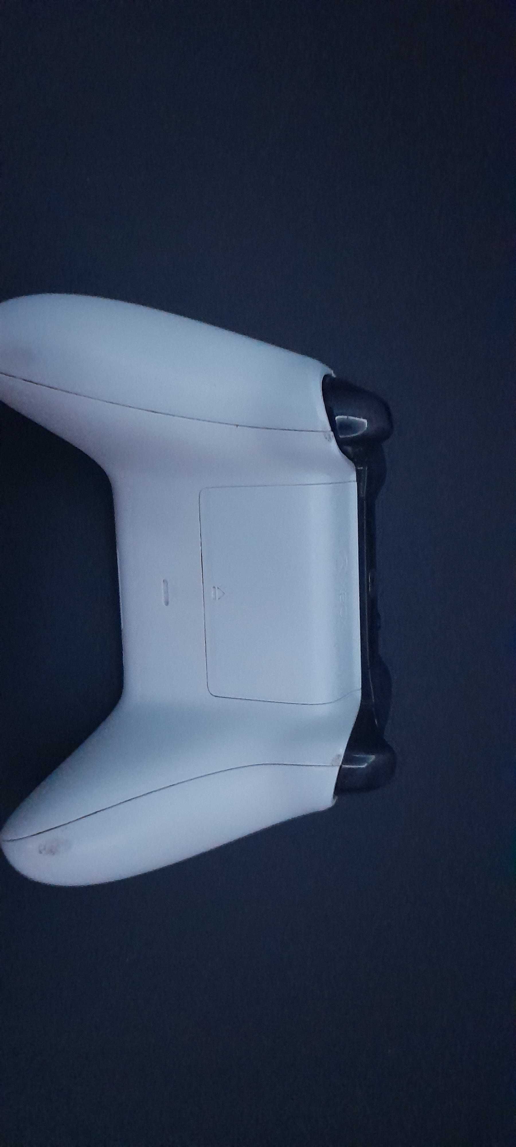 Xbox one S + 2 pady + 6 gier