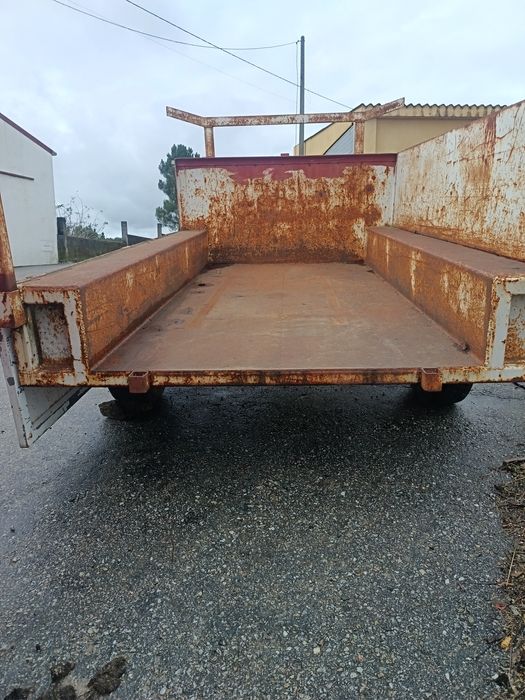 Reboque basculante de gamela reforçado