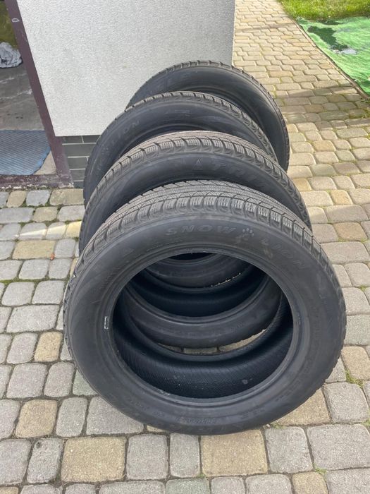 Продам резину Triangle R17 225/55 б/в