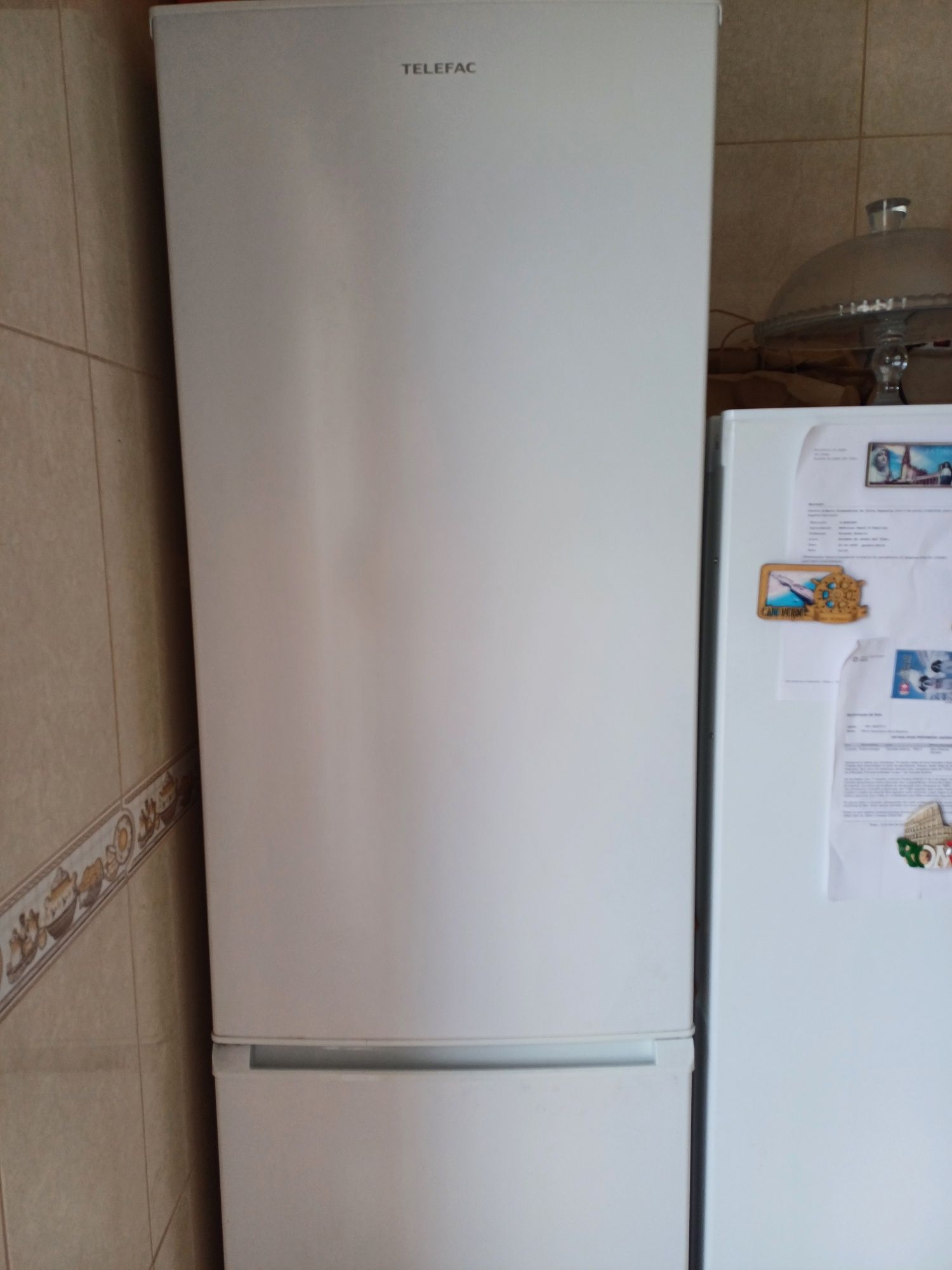 Frigorífico combinado com 3 gavetas de congelador