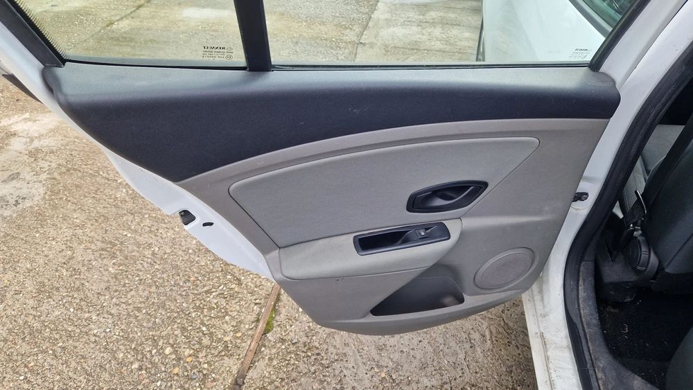 RENAULT MEGANE 3 BOCZEK DRZWI LEWY TYŁ