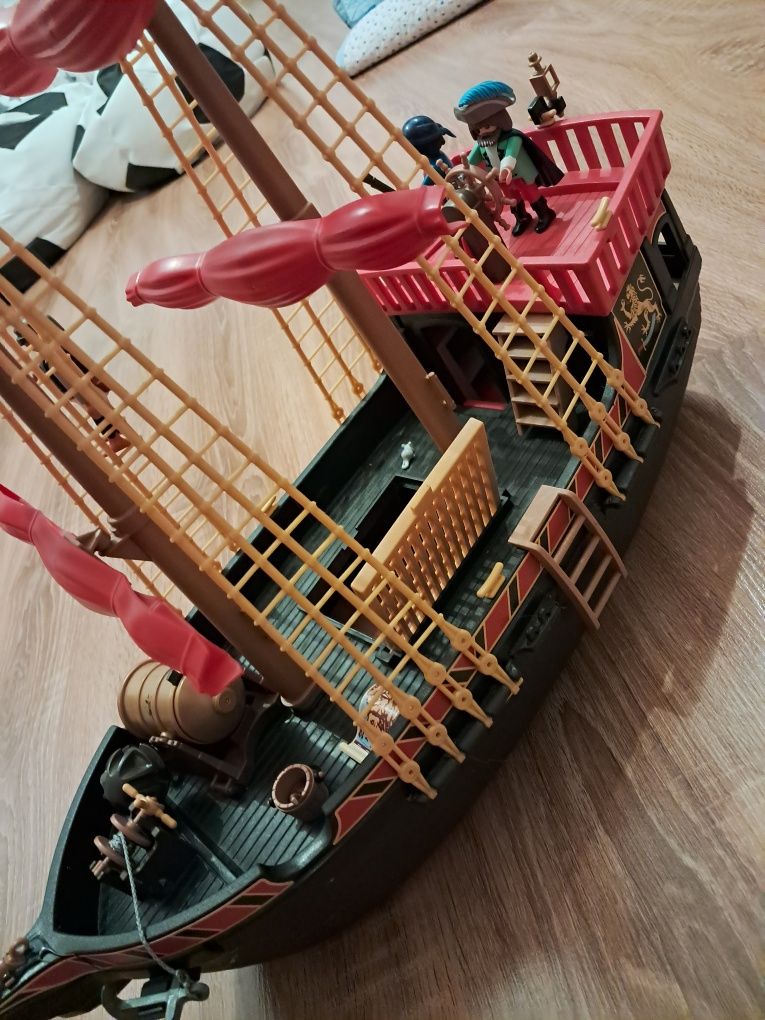 Mega statek piracki Playmobil na kółkach ruchome elementy