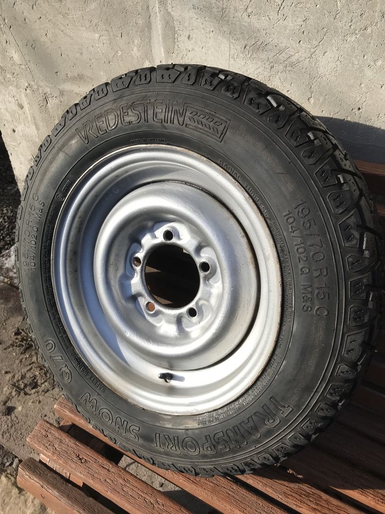 Колесо  УАЗ з шиною Vredestein 195/70 R15C