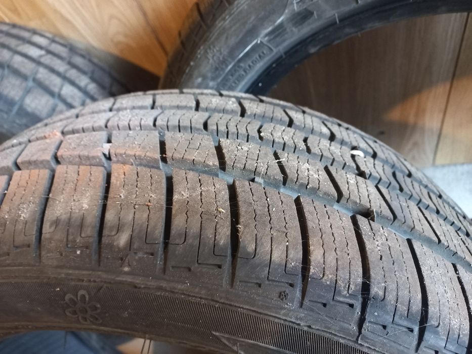 Komplet opon 195/50 R15