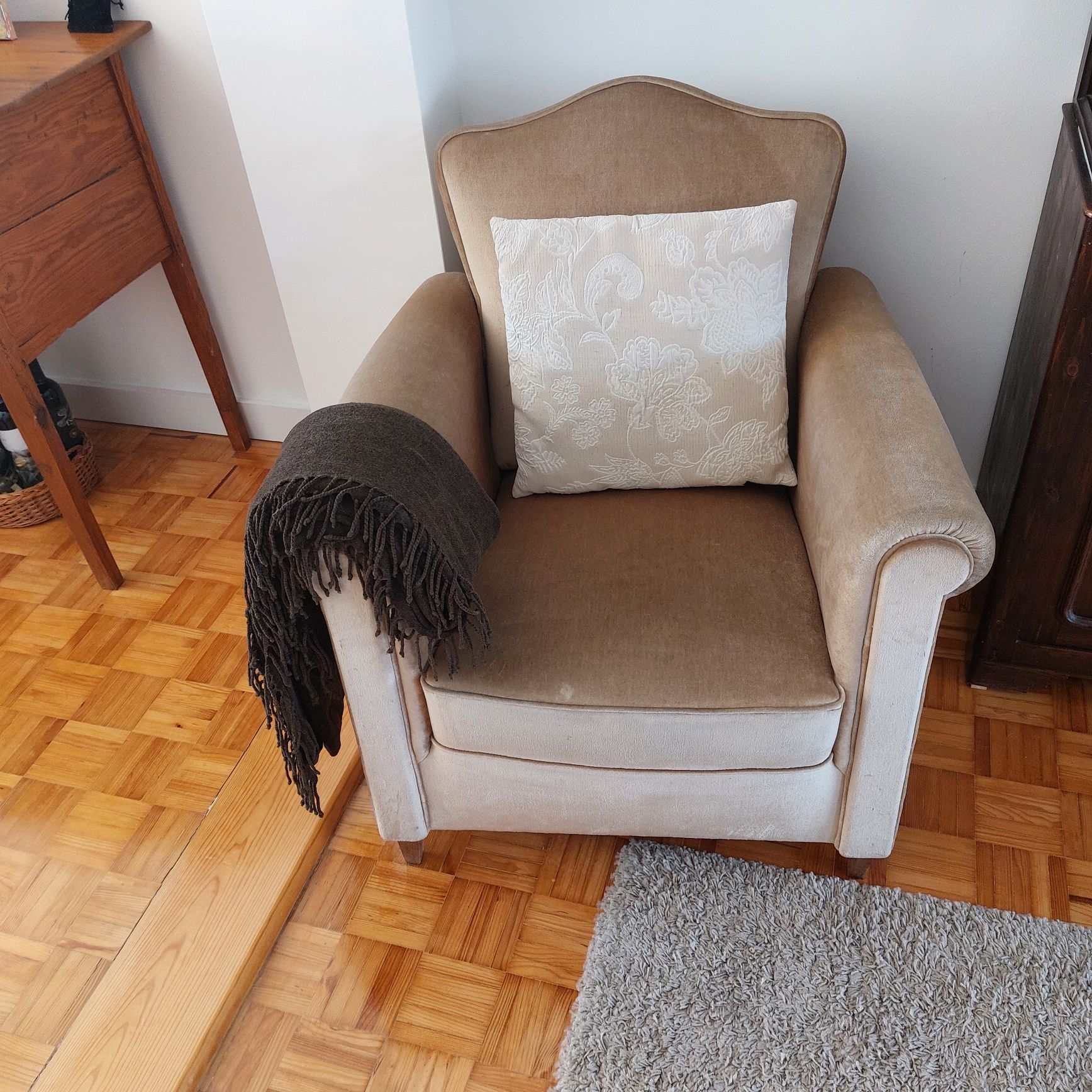 Sofa, poltrona beige em muito bom estado