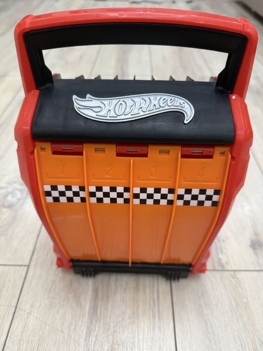 Портативный трек-контейнер hot wheels hwcc4