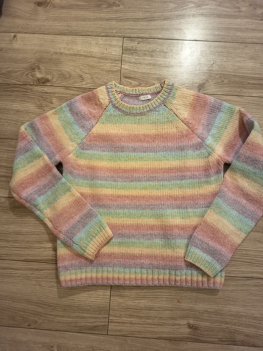 Kolorowy sweterek w paski 152