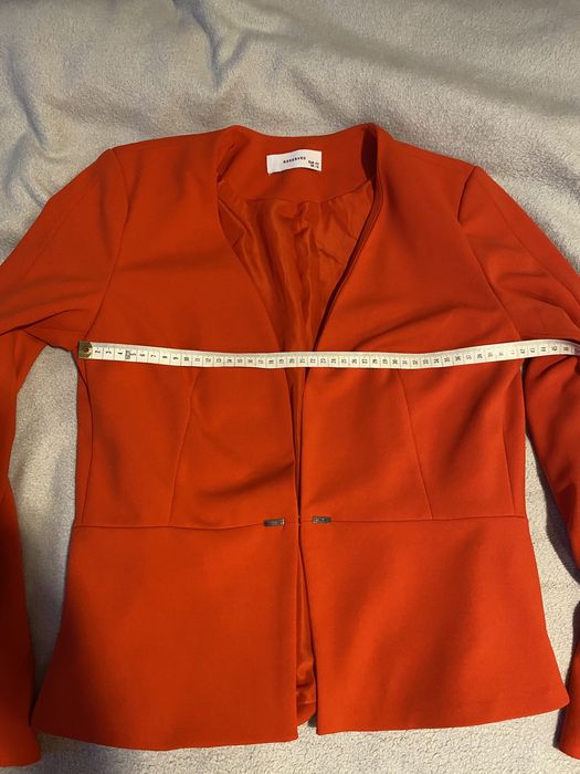 Czerwona marynarka na lato