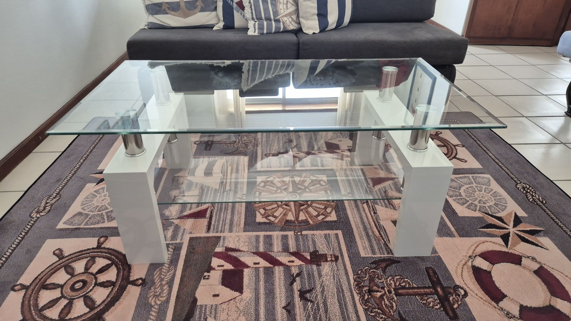 Mesa de centro em vidro