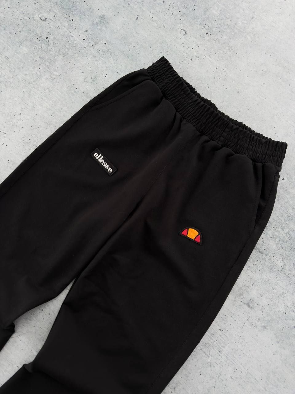 Черные штаны спортивные Эллесс весенние Ellesse мужские лого