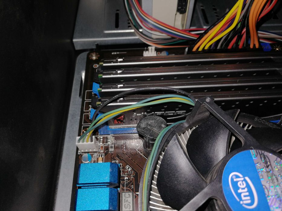 Komputer stacjonarny, i5 3470 z monitorem Samsung S24c300