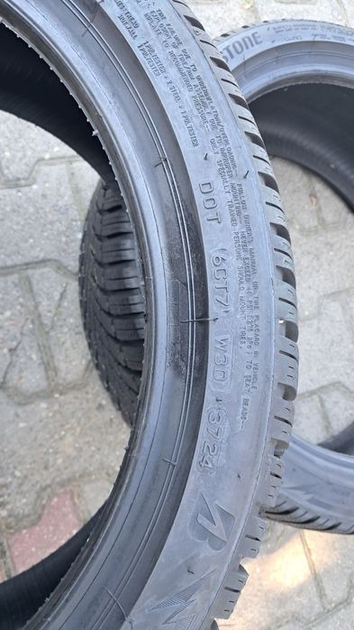 225/40R18 92V Bridgestone Blizzak LM005