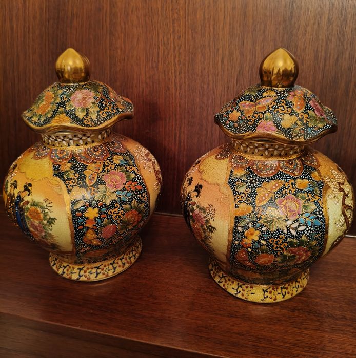 Jarros chinêses pintados à mão