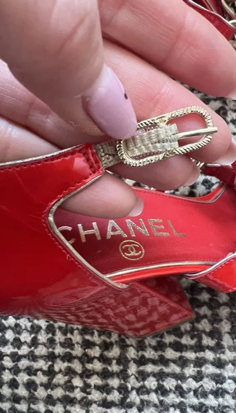 Шикарные лаковые босоножки Chanel оригинал