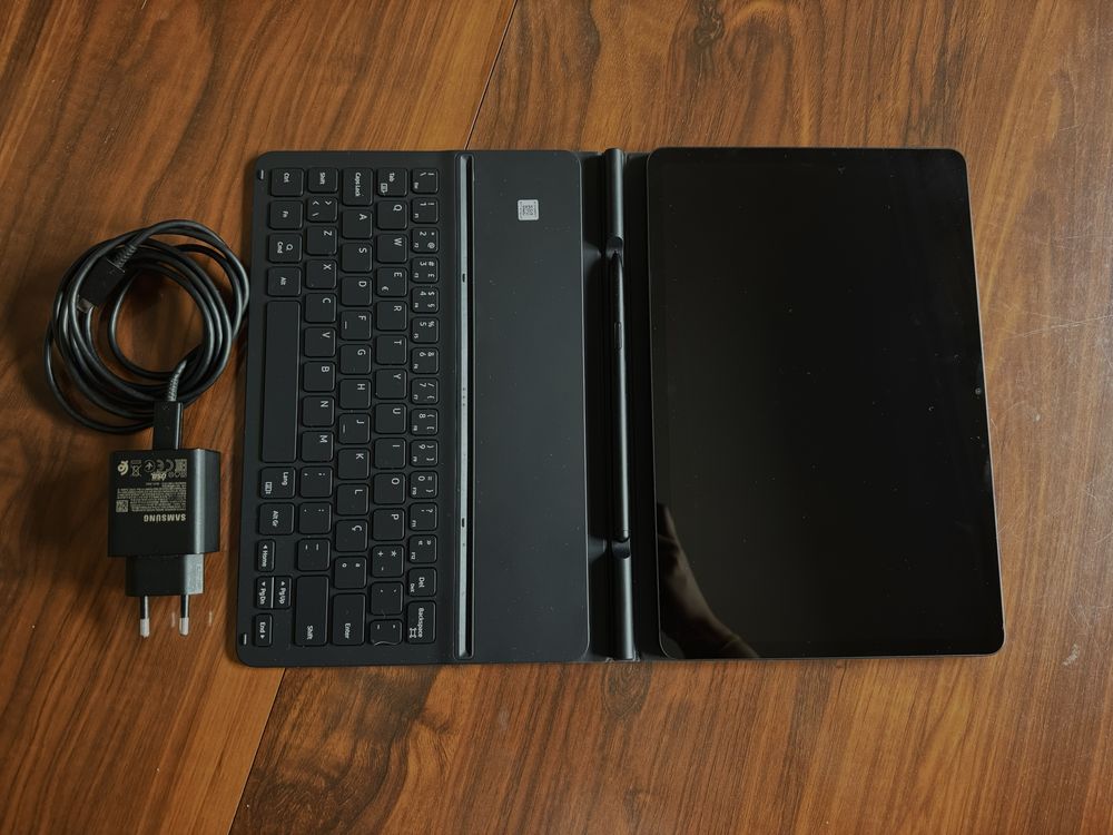 Tablet Samsung S8 com teclado