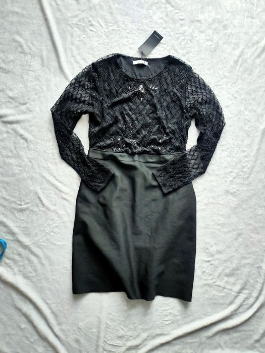 Czarna, koronkowa sukienka Reserved