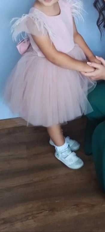 Elegancka sukienka dla dziewczynki