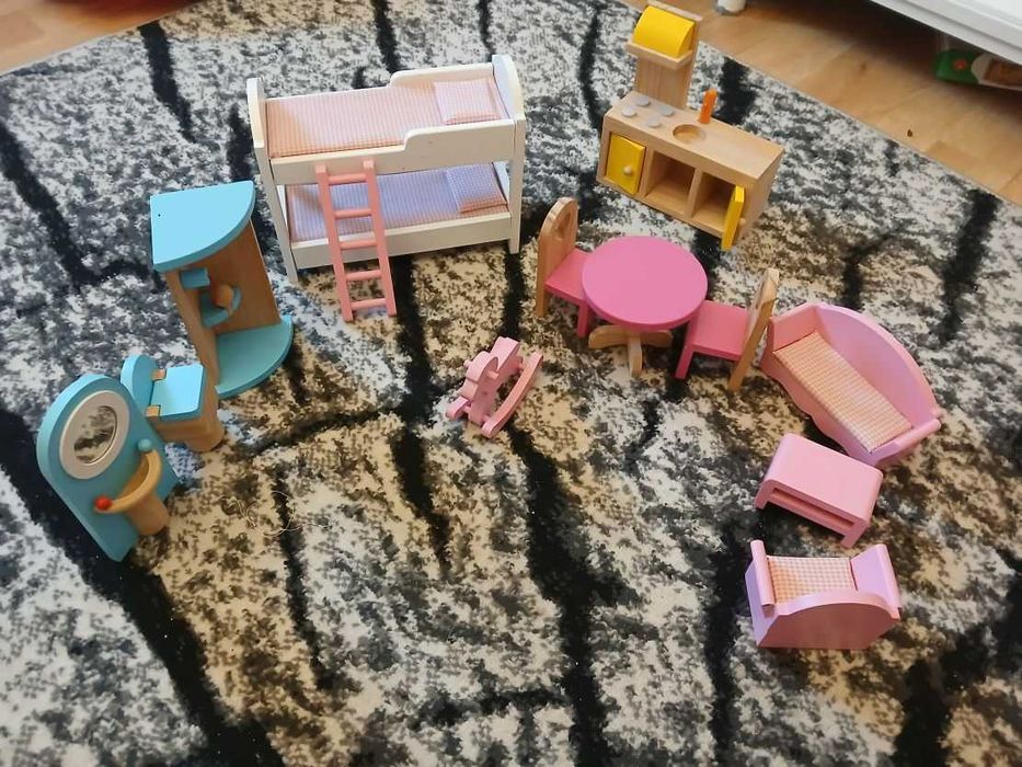 Duży domek drewniany dla lalek Barbie z wyposażeniem + 7 Lalek Barbie